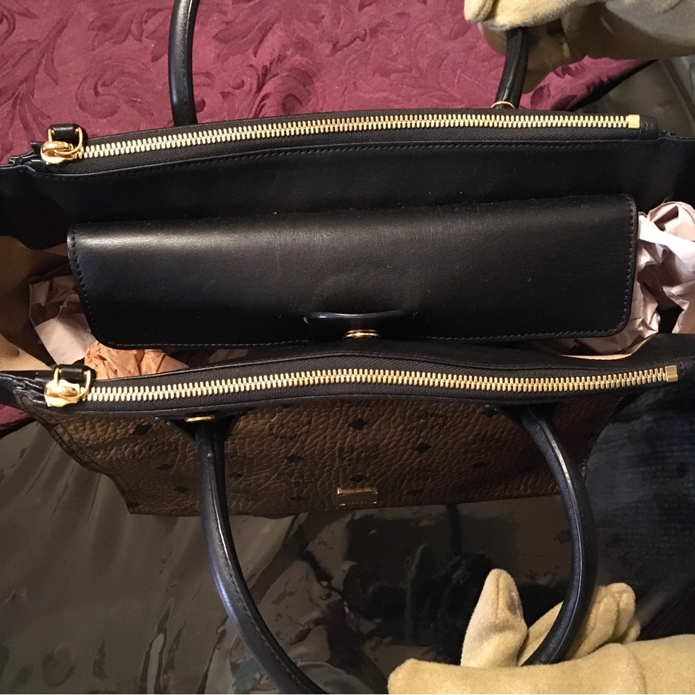 MCM Munchen Large Tote Bag - Picture 12 of 14